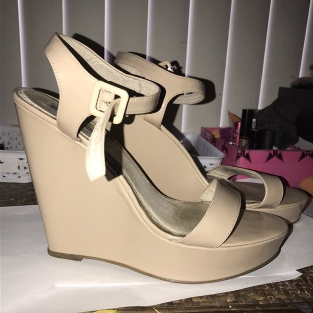 Nude Wedges
