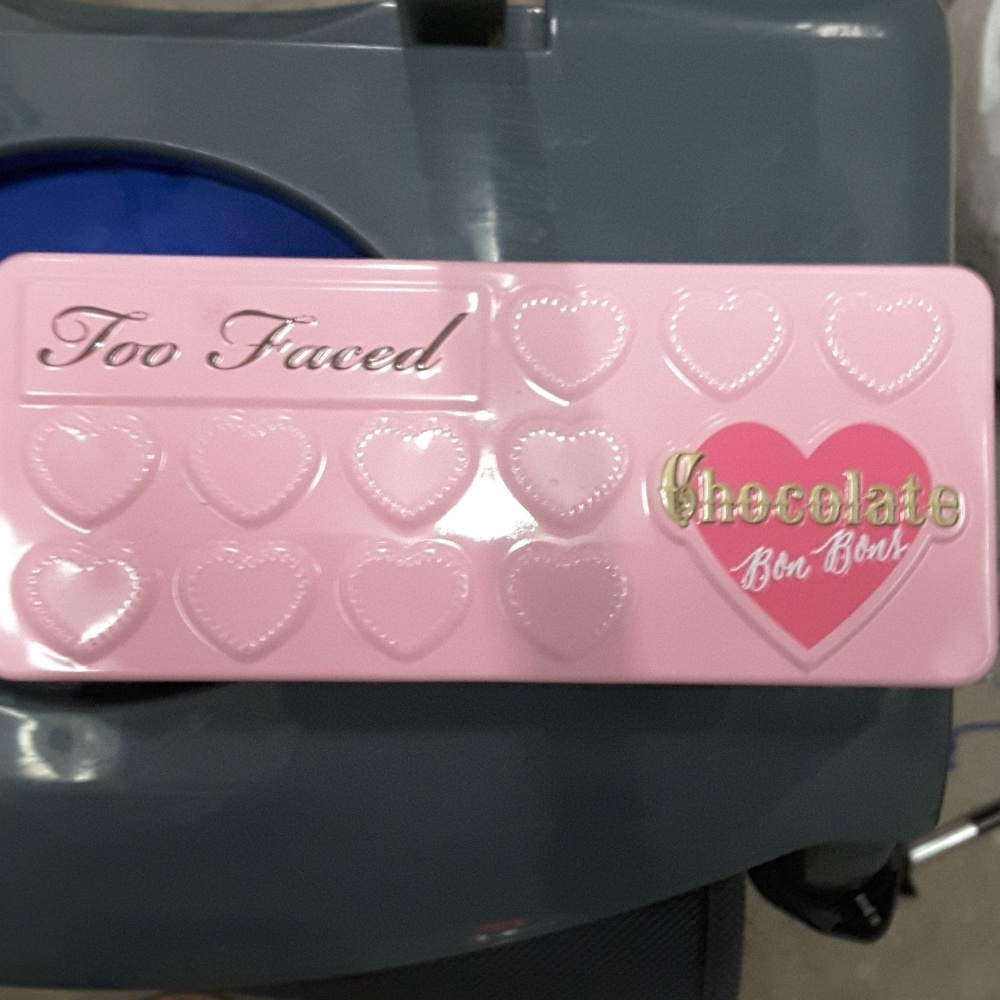 Eyeshadow palette
