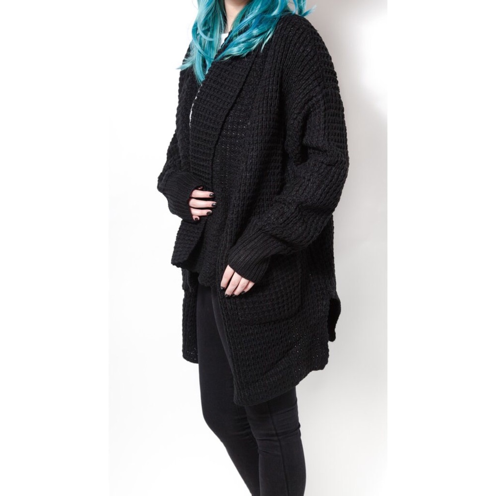 Oversized Black Knit Cardigan with Pockets - Picture 2 of 4