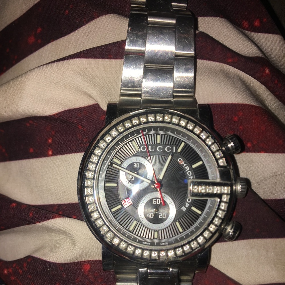 Gucci G chrono stainless steel Diamond G Bezel 44m