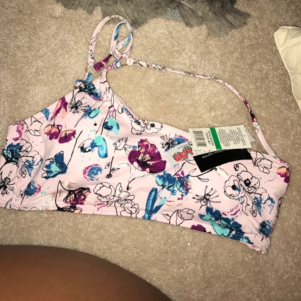NWT bathing suit top ! Never worn.