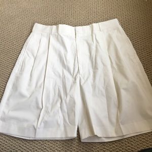 Men mark shale shorts