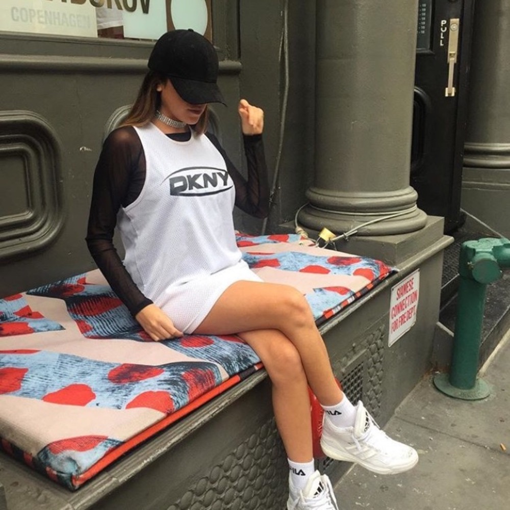 Vintage DKNY logo jersey tee t shirt tank size L