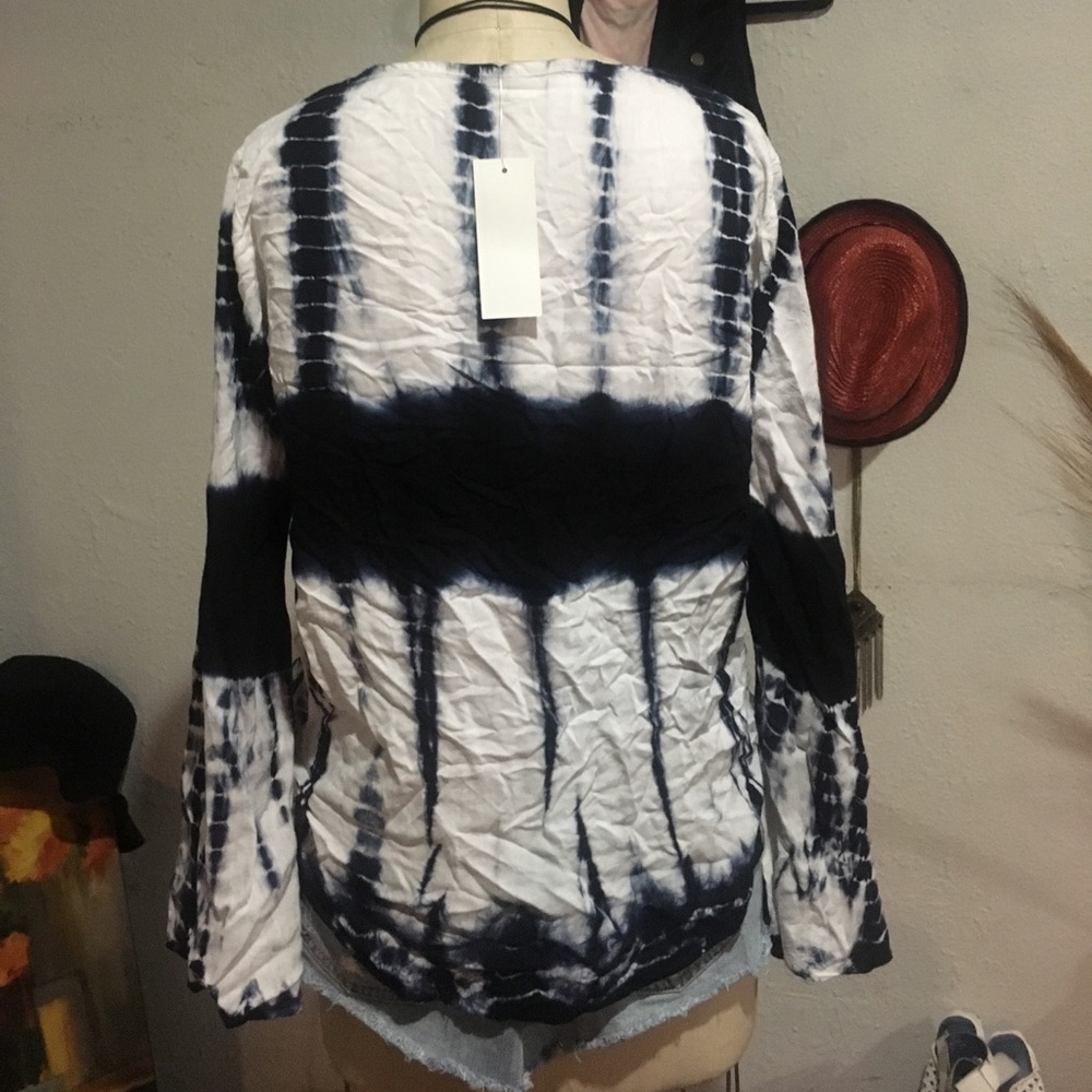 Vintage Havana Tie Dye woven Blouse!!💙⚡️ - Picture 3 of 4