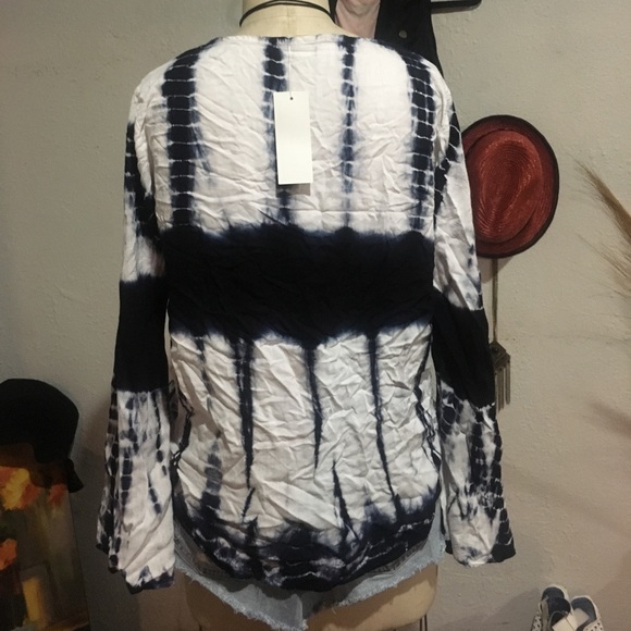 Vintage Havana Tie Dye woven Blouse!!💙⚡️ - Picture 3 of 4