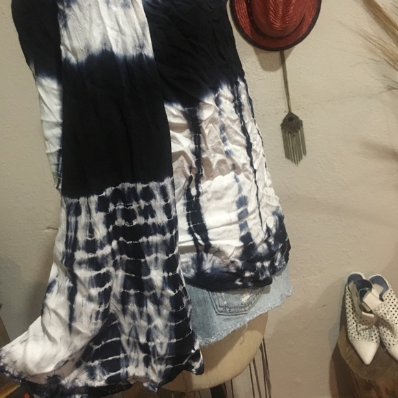 Vintage Havana Tie Dye woven Blouse!!💙⚡️ - Picture 4 of 4