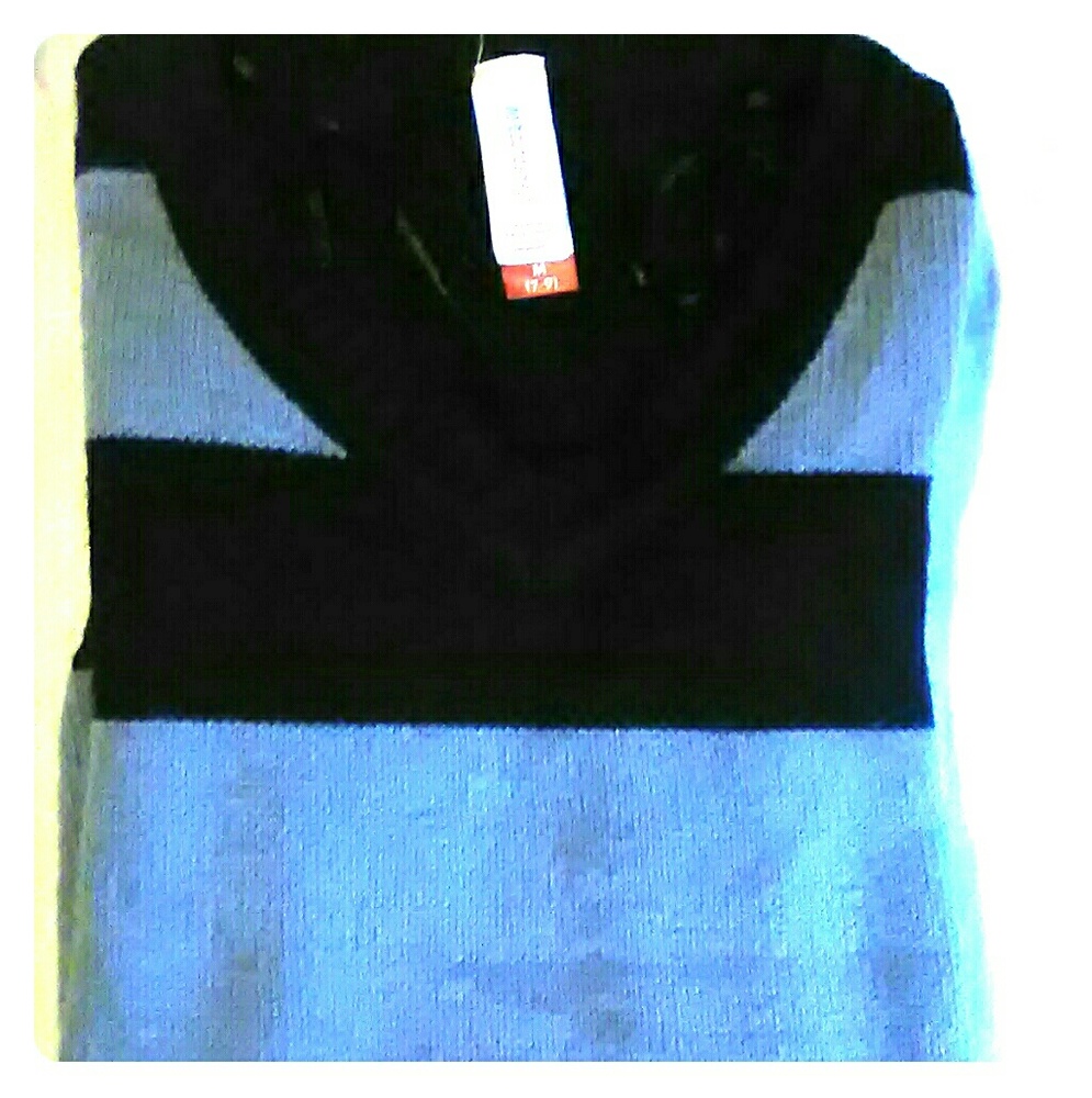 Sweater - Picture 1 of 3