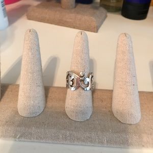 Sterling silver scrollwork Silpada ring