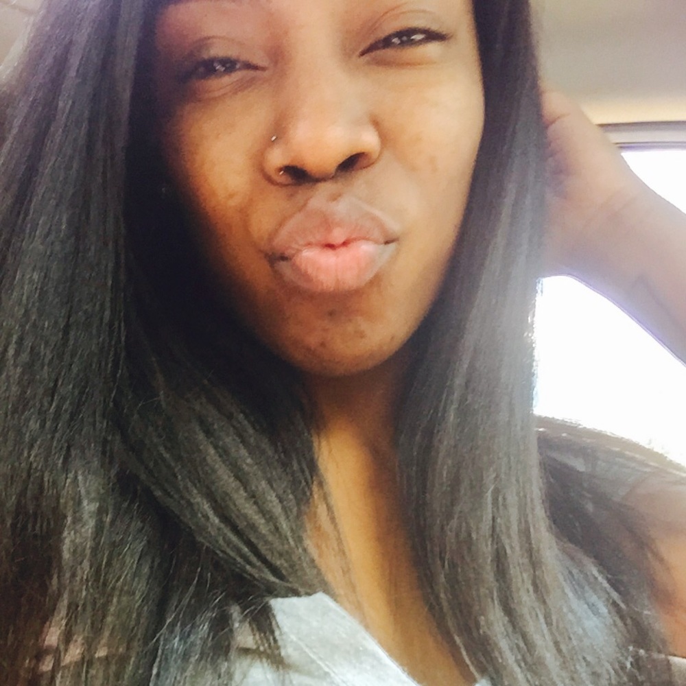 Meet your Posher, Teaira - Picture 1 of 1