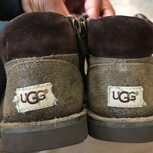 Boys Uggs Size 10