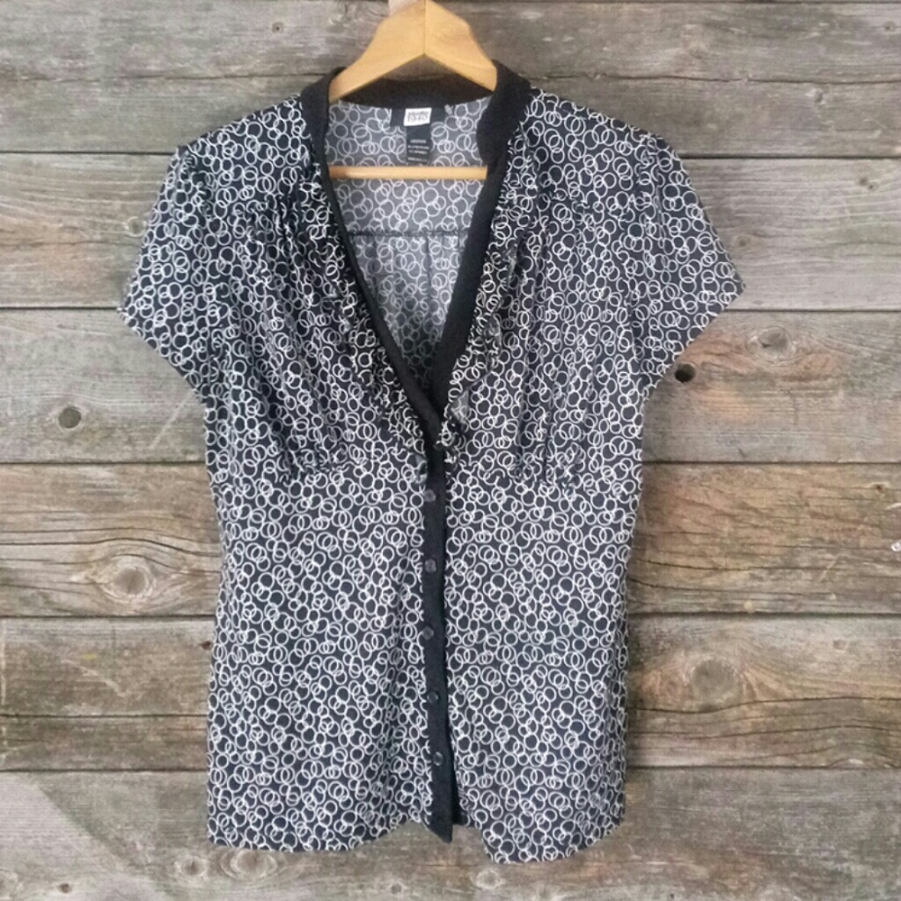 Stretchy smooth Medium short sleeve blouse