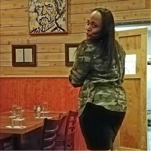 Meet your Posher, Kelly