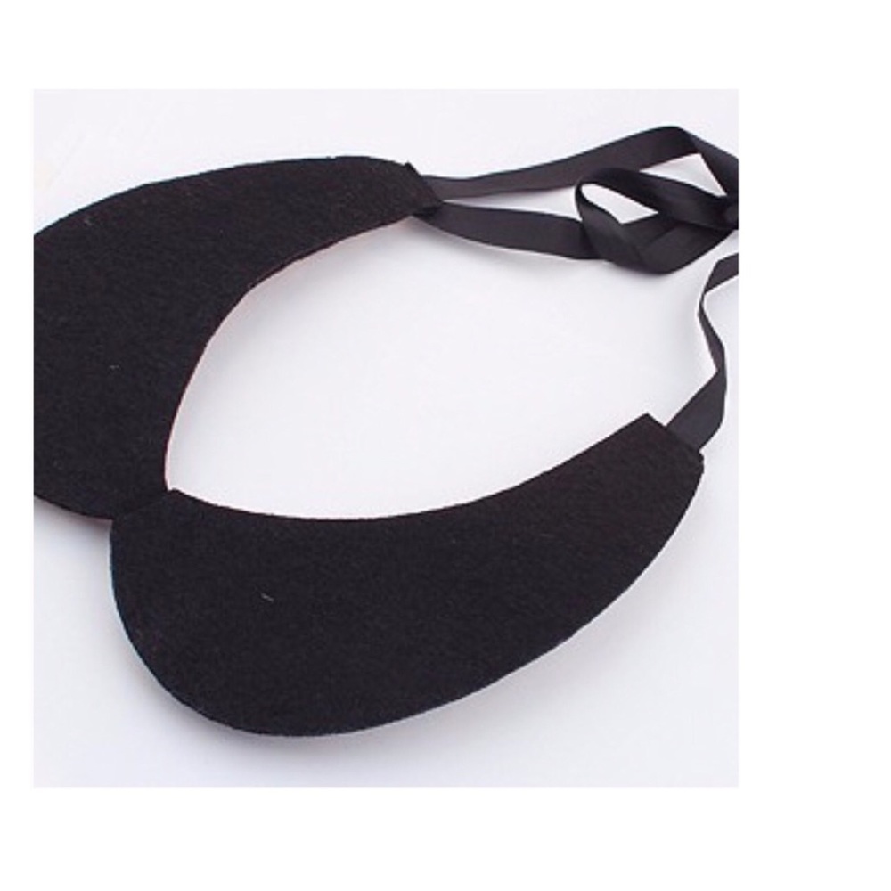 Edgy Peter Pan Style Studded Collar - Picture 3 of 4