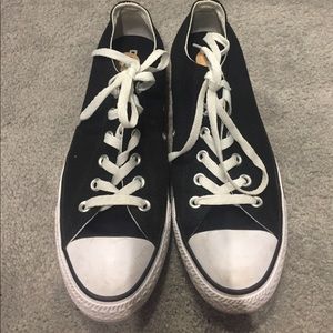 Black Converse All Stars Men's 7 or Women's size 9