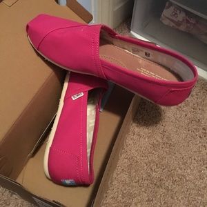 TOMS shoes