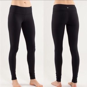 Black Lululemon leggings
