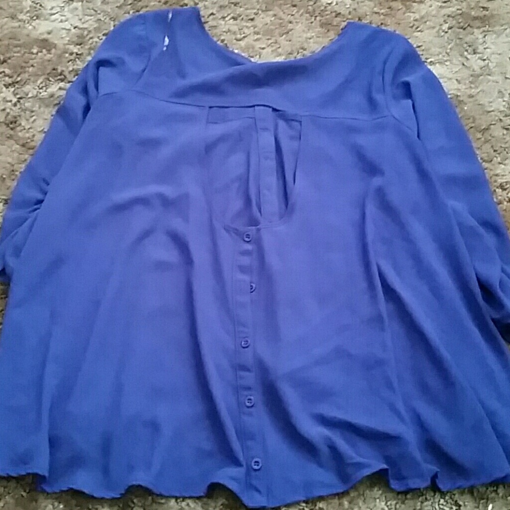 Top - Picture 2 of 2