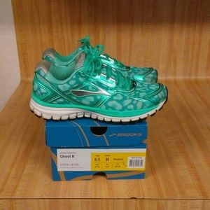 Women's Brooks sneakers