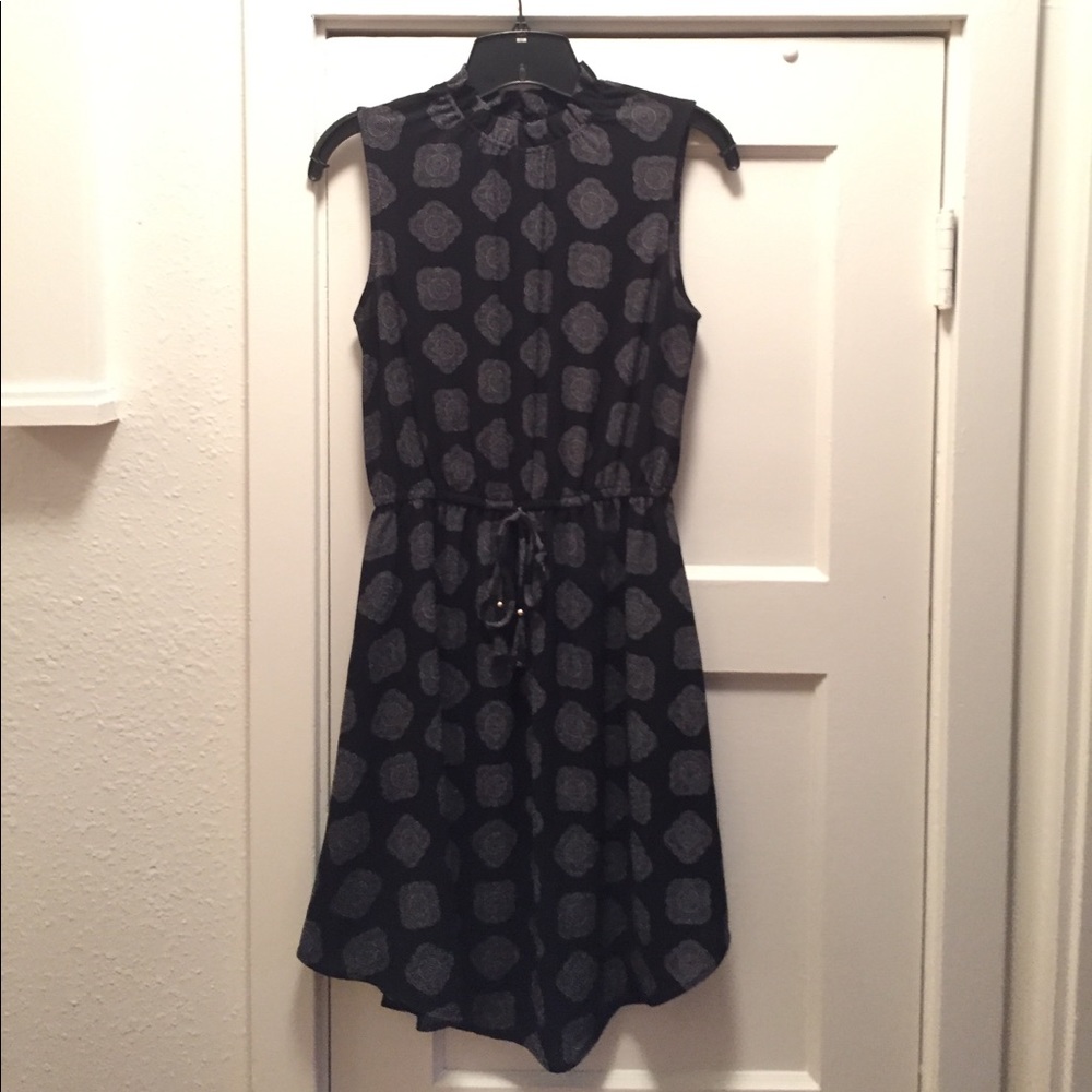H&M dress, NWOT, key hole opening, lined skirt, 4