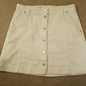 White denim button up skirt
