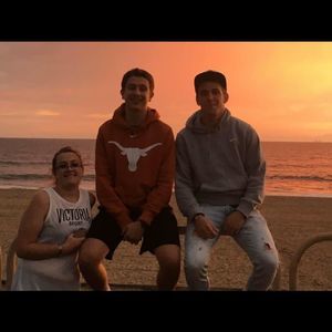 Meet your Posher, Aaron