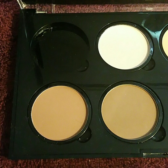 NYX Highlight & Contour Pro Palette - Picture 2 of 4