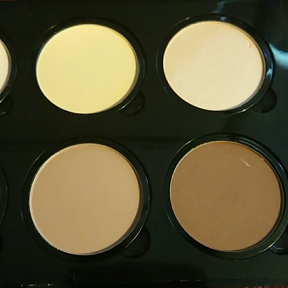 NYX Highlight & Contour Pro Palette - Picture 3 of 4