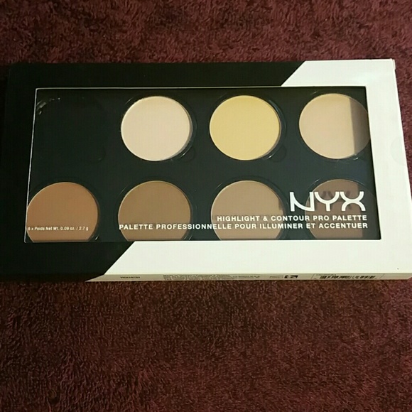 NYX Highlight & Contour Pro Palette - Picture 4 of 4