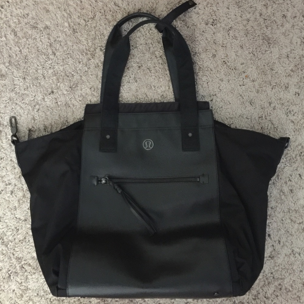 Lululemon duffle bag