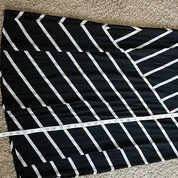 Asymmetrical Design Maxi Skirt - Picture 3 of 3