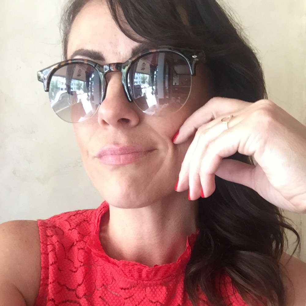 Meet your Posher, Elizabeth