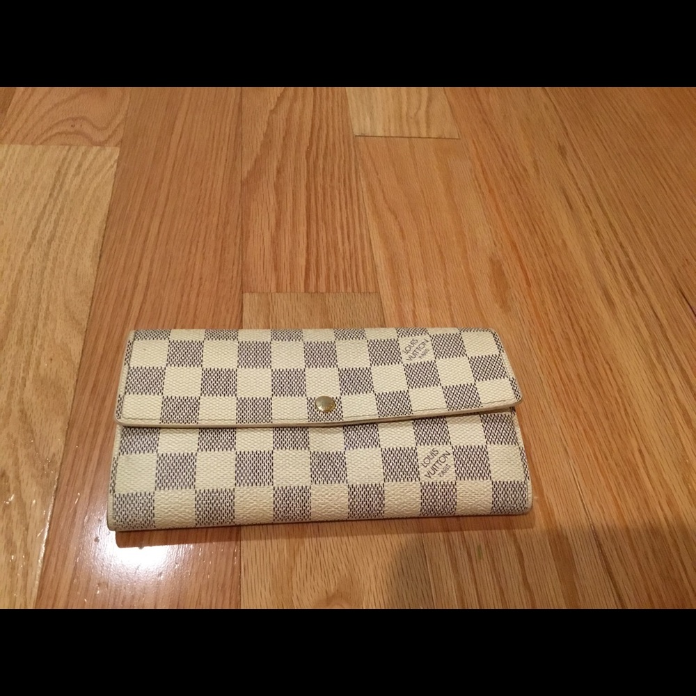 LOUIS VUITTON SARAH WALLET
