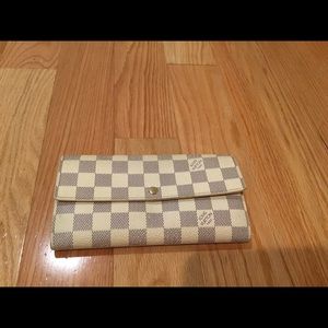 LOUIS VUITTON SARAH WALLET