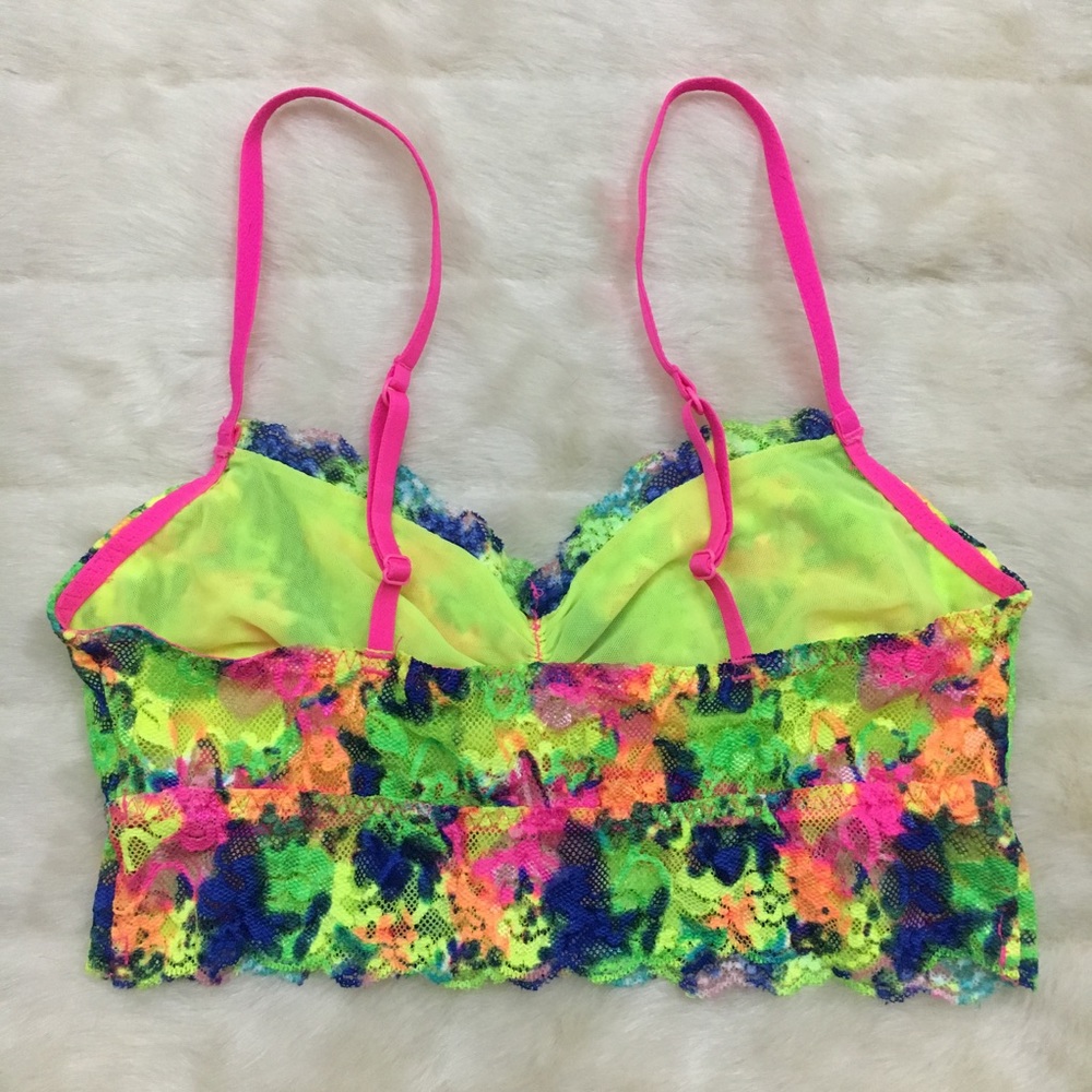 {Express} Bralette - Picture 3 of 4