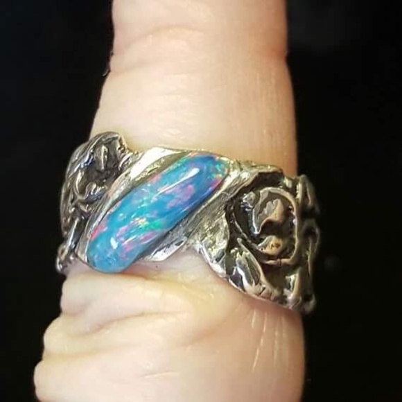 Nice heavy Sterling silver flowered opal ring. - Picture 1 of 2