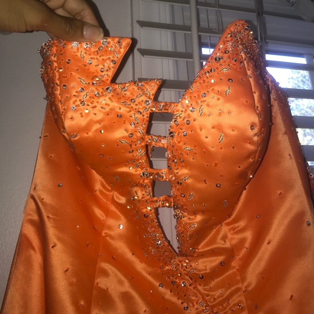A sparkly prom dress!!