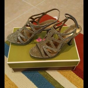 Naturalizer Danya Gold Glitter heels size 7