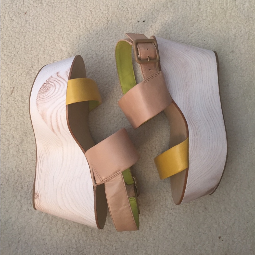 NWOB BCBG Wooden Platform Sandals