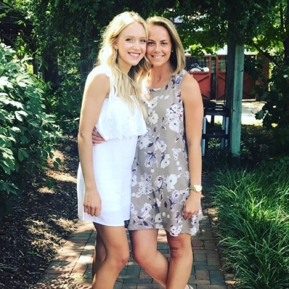 Meet your Posher, Hillary