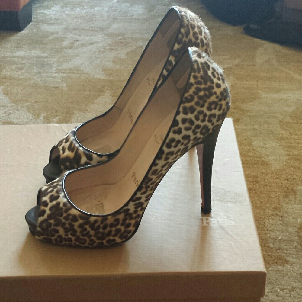CHRISTIAN LOUBOUTIN Leopard Pumps - Picture 4 of 13