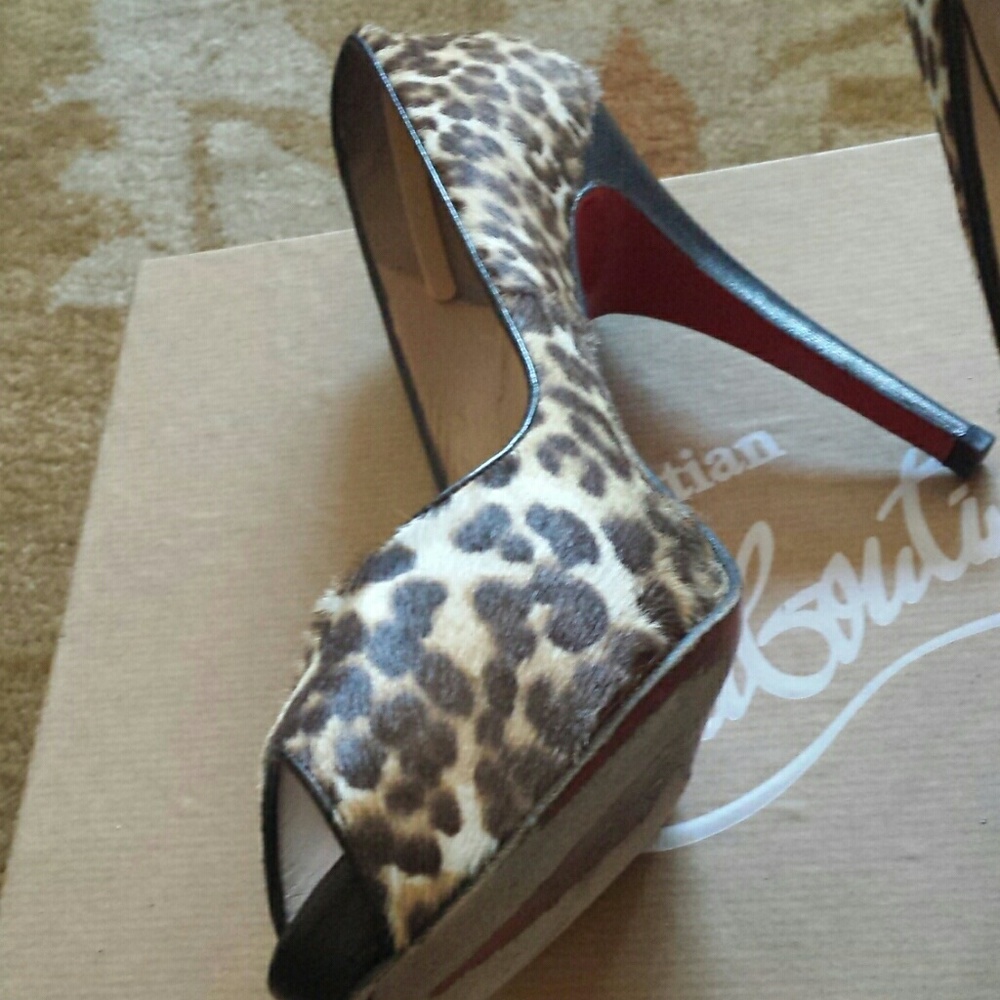 CHRISTIAN LOUBOUTIN Leopard Pumps - Picture 7 of 13