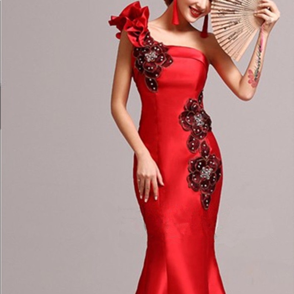 One shoulder formal evening gown dress