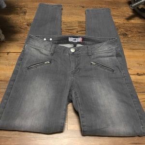 NEW  Cabi grey jeans 4