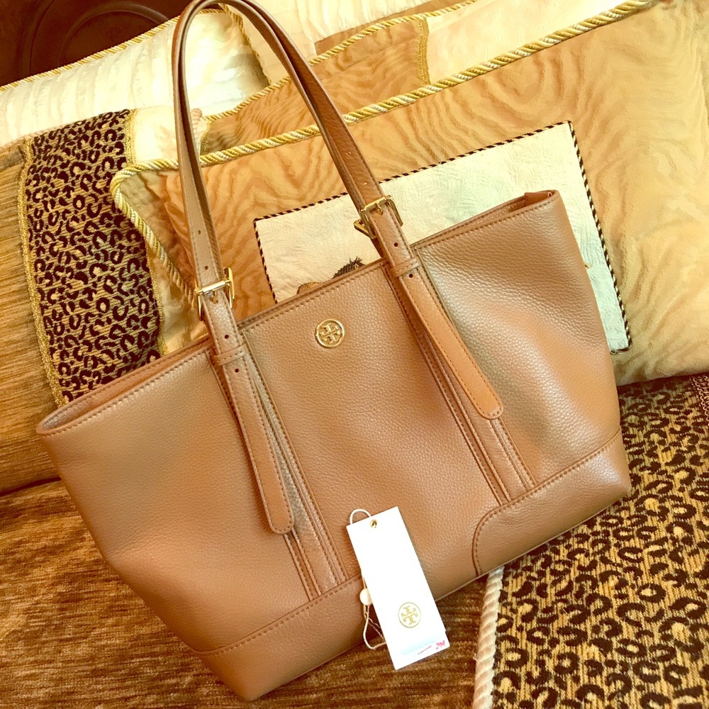❌❌SOLD❌❌ToryBurch Landon Pebbled Leather purse