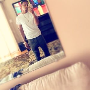 Meet your Posher, Dominic