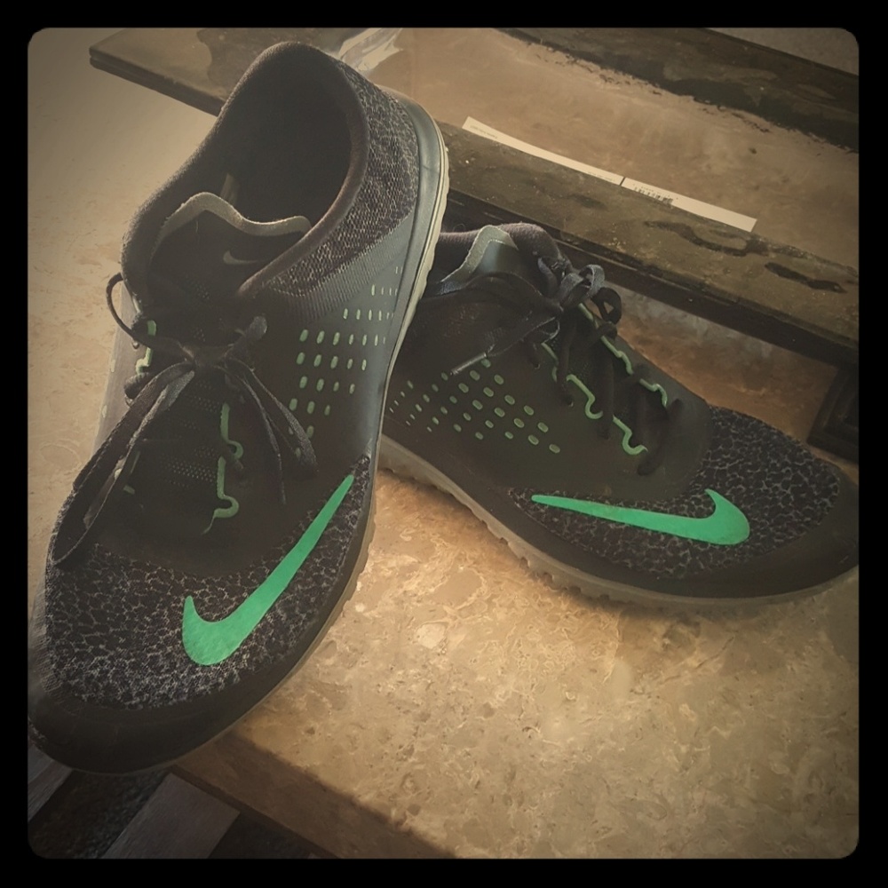 Women's size 11 Nike running shoes