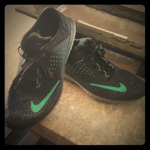 Women's size 11 Nike running shoes