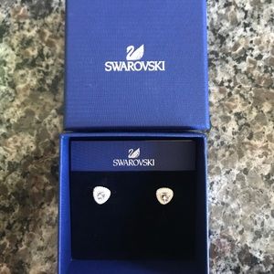 Swarovski begin stud pierced earrings