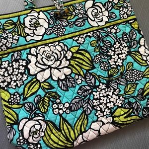 Retired Color!  Vera Bradley Tote in Island Blooms