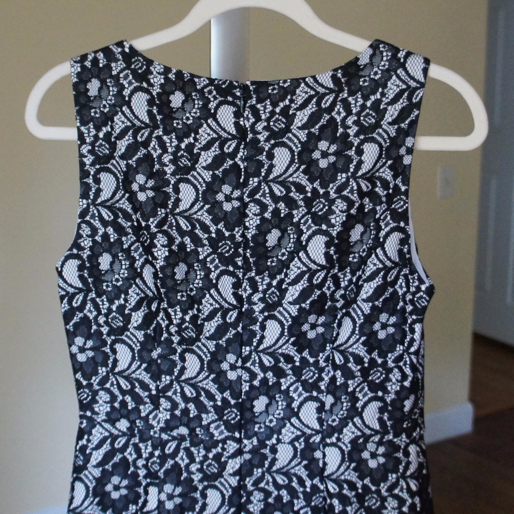 NWOT Calvin Klein Lace Sheath Dress - Size 6 - Picture 4 of 7
